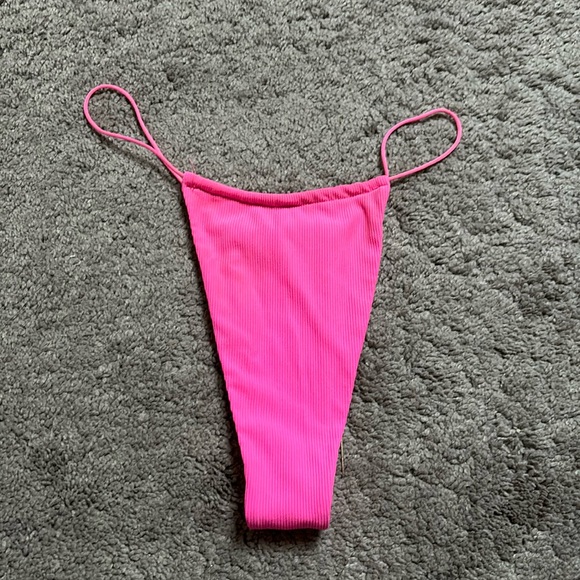 💓 Pink Micro String Bikini Bottoms 💓 - Picture 3 of 4